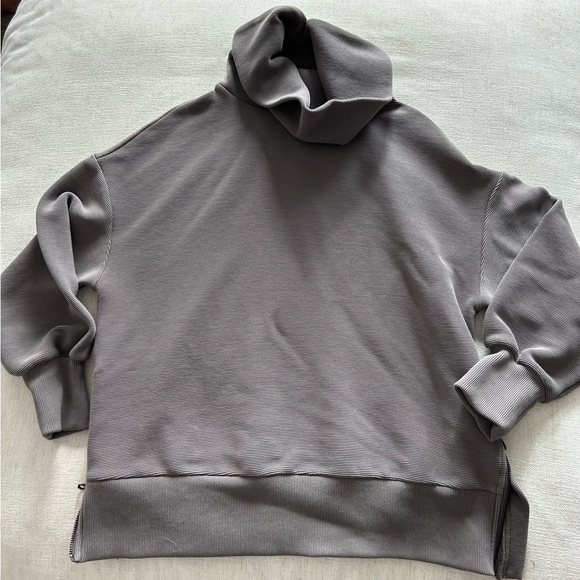 Varley Tops - Varley ‘Milton’ Ribbed Sweatshirt